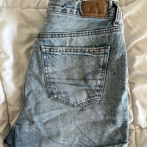 American Eagle Ripped Shorts - Picture 3 of 4